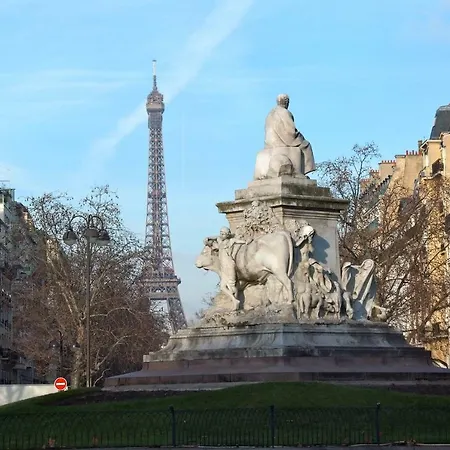 Le Montparnasse パリ